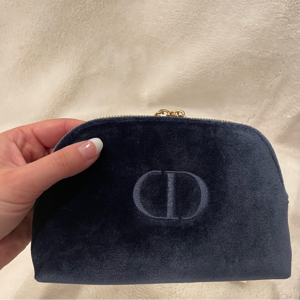 DIOR Velvet Makeup Pouch - Picture 4 of 8